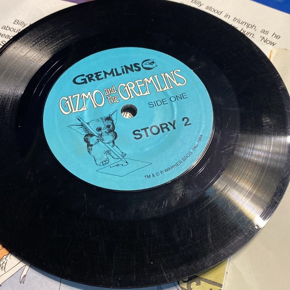 Vintage Read-Along and Record:  Gizmo and the Gremlins, Story 2 Warner Bros 1984 - Picture 6 of 7